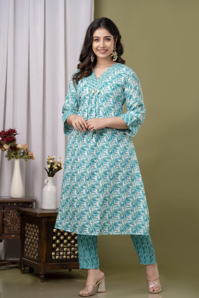 women sea green ethnic kurta set stylish look