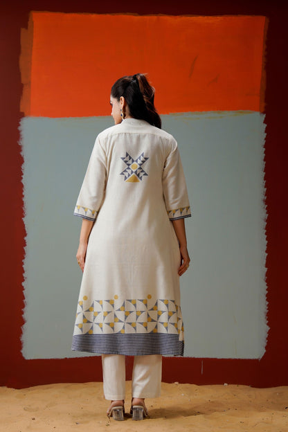 Women off white cotton geometric printed kurta set elegant look