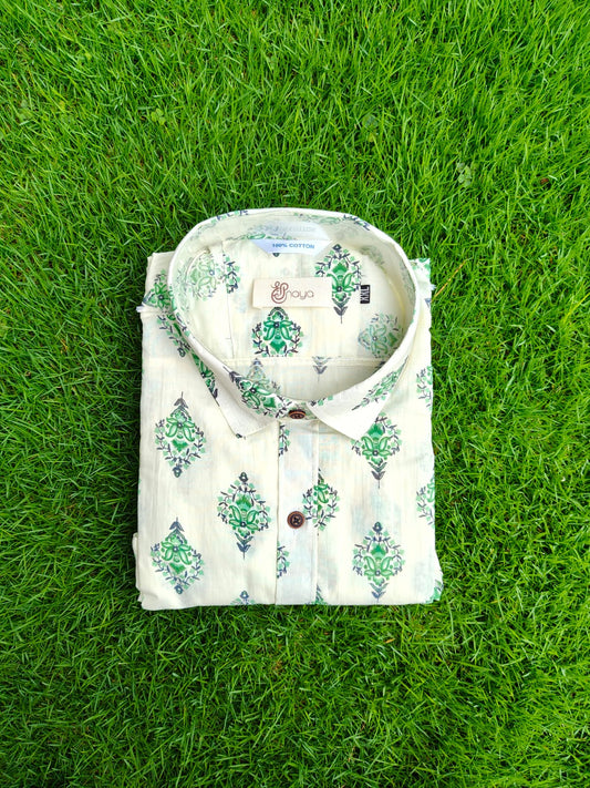 White Geometrical print Regular Fit Casual Shirt (Half Sleeves)