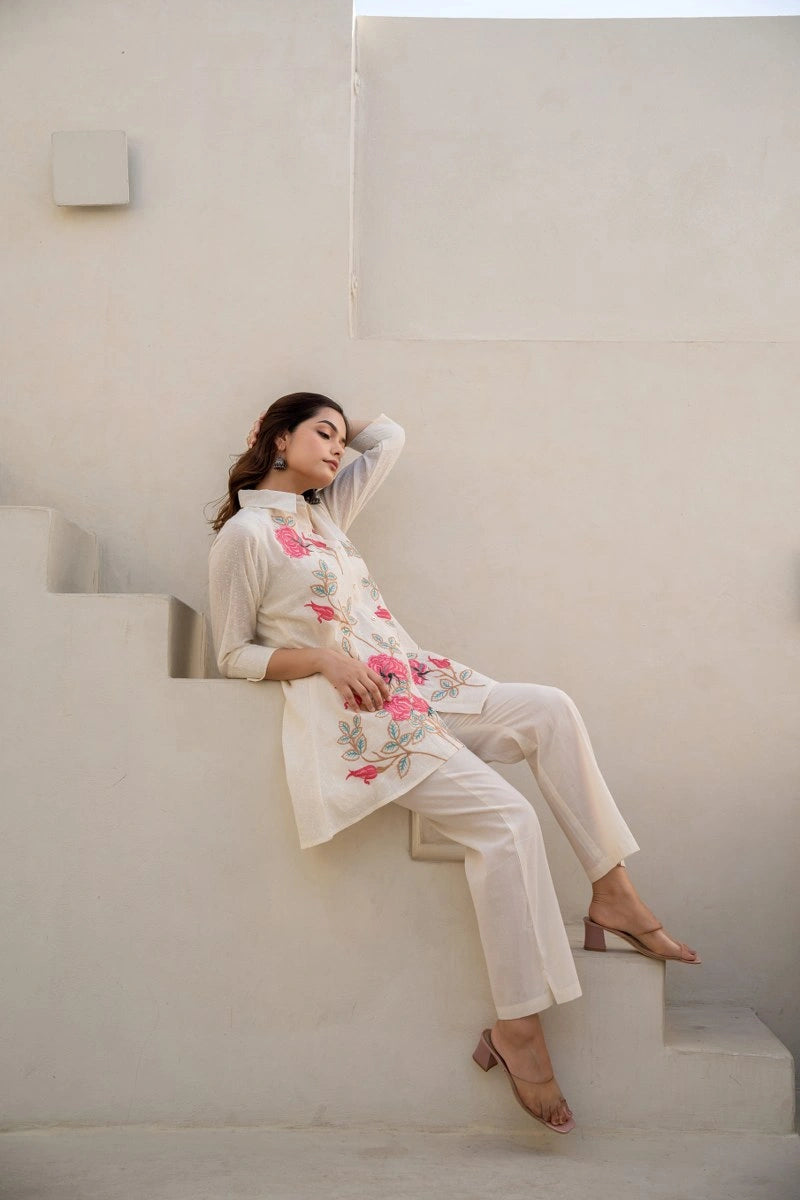 Women floral embroidered kurta pant co-ord outfit