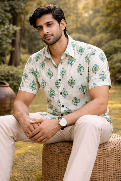 White Geometrical print Regular Fit Casual Shirt (Half Sleeves)