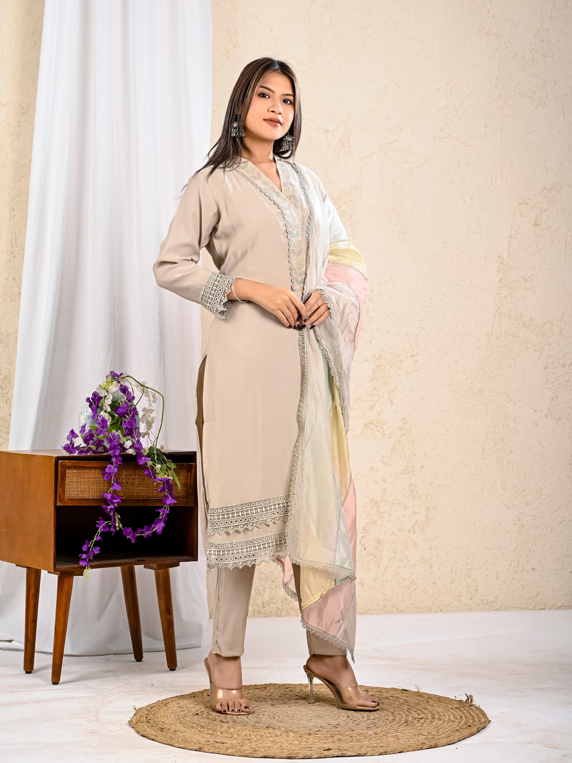 beige kurta set front embroidery 