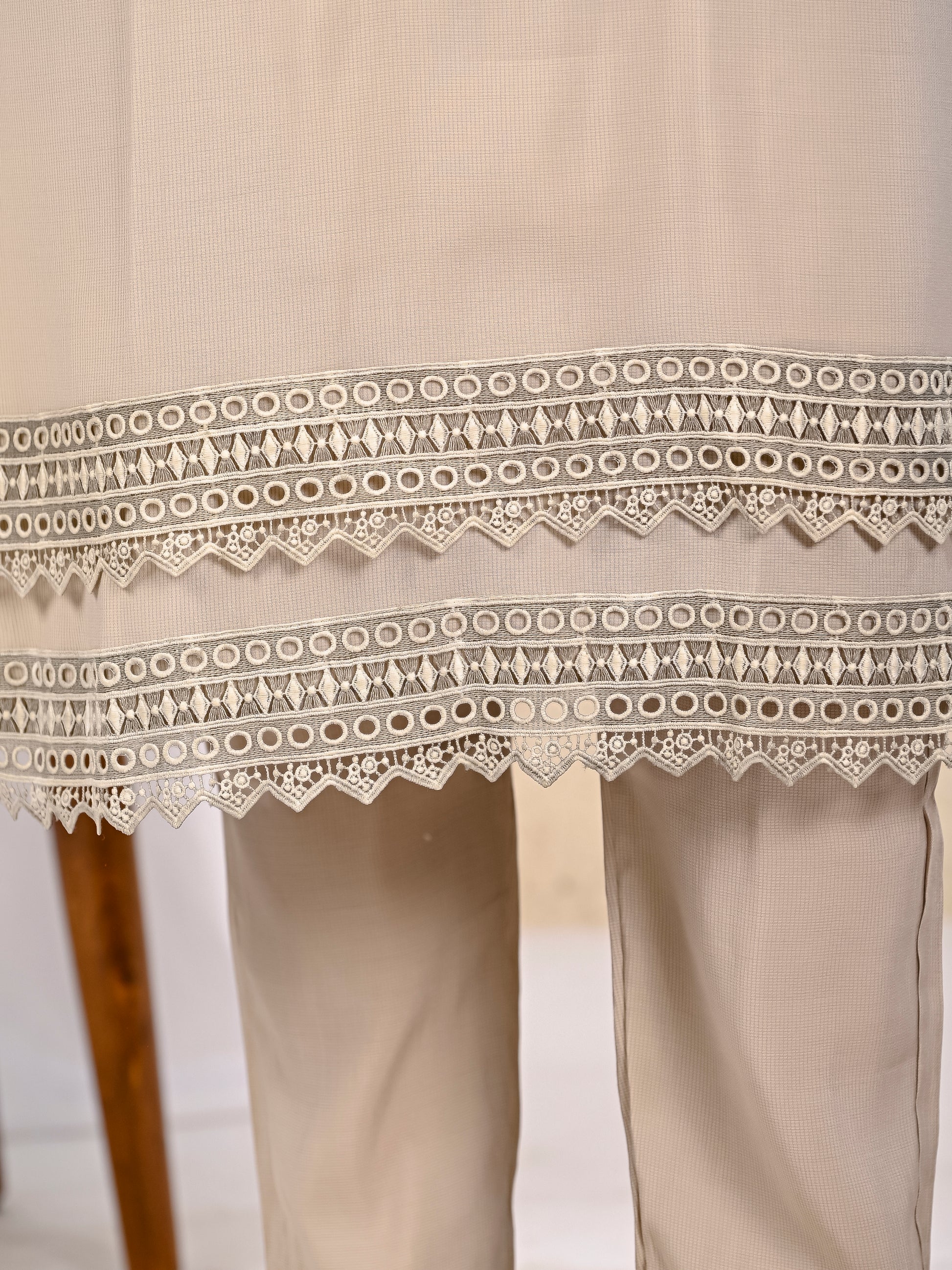 beige kurta set front embroidery detail