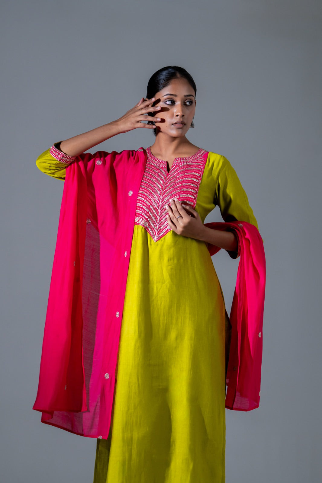 Lightweight muslin kurta set green casual wear
