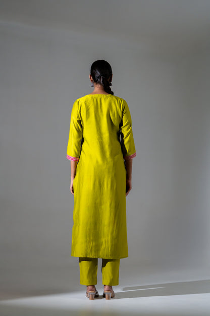 Stylish green muslin kurta pant dupatta ethnic wear