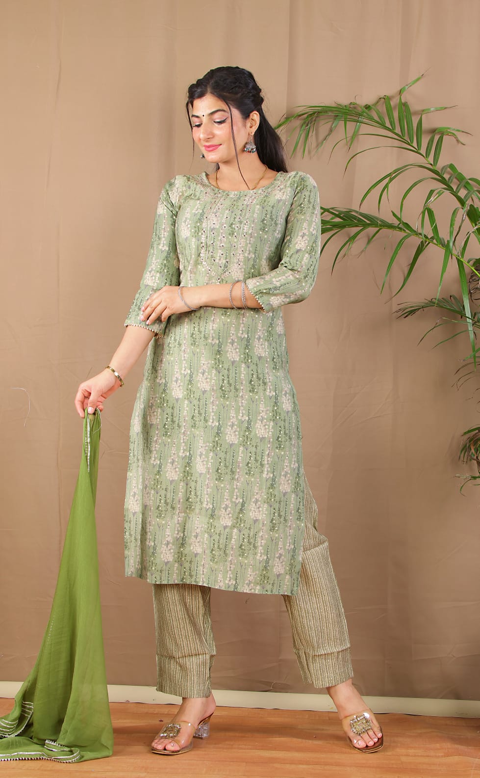 green kurta pant dupatta festive wear look