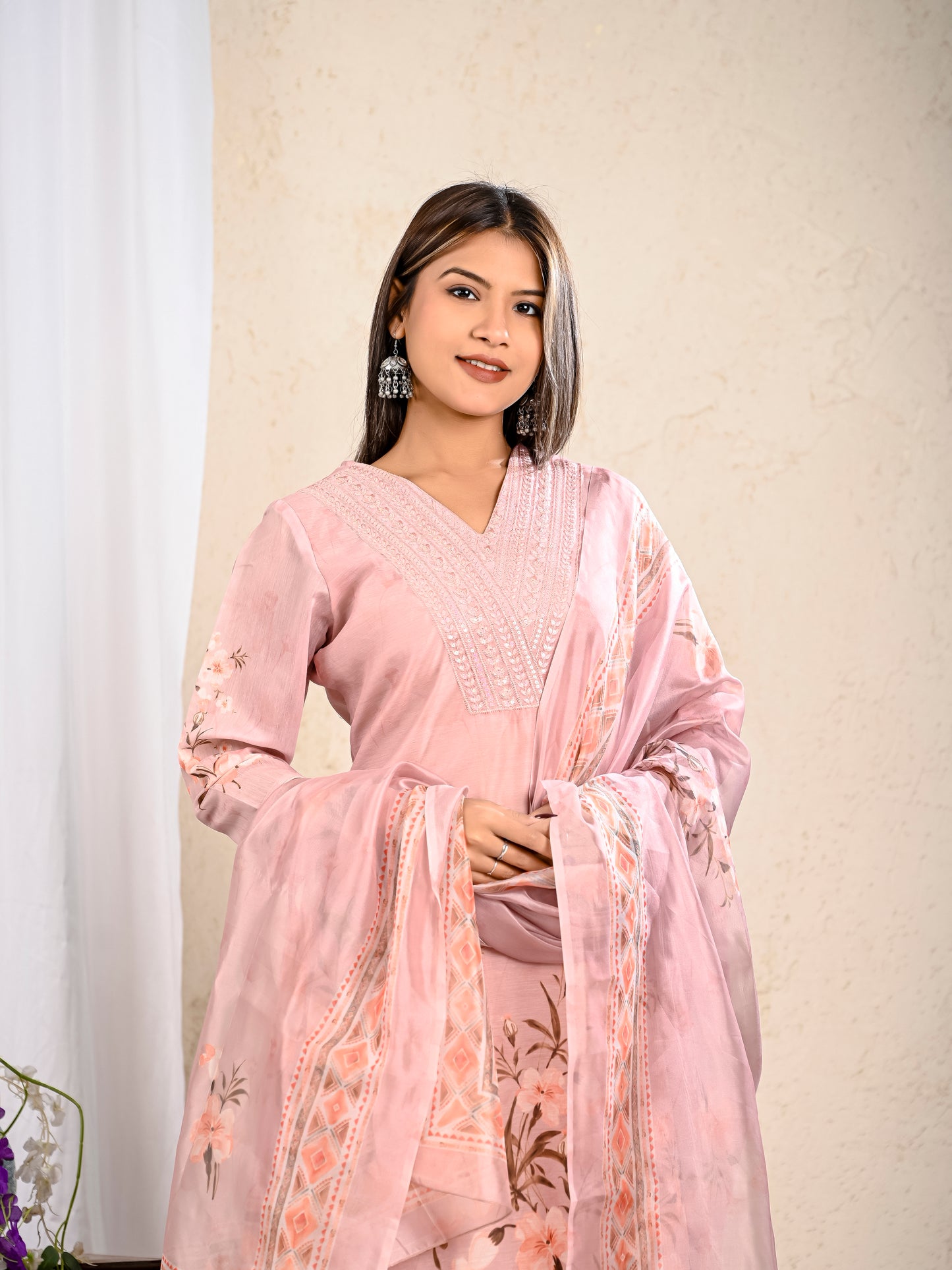 peach dupatta with kurta pant stylish outfit