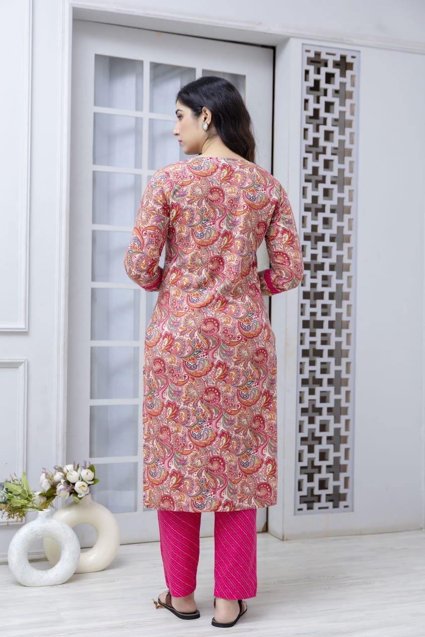 pink kurta set front print detail