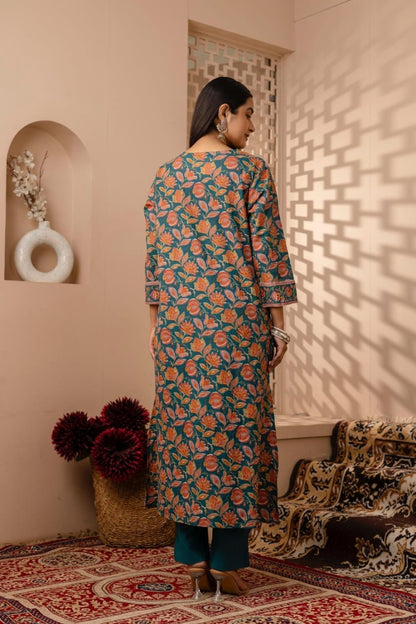 women rama green ethnic kurta set stylish look