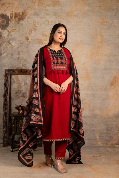 Red black cotton kurta pant dupatta set with lehariya dupatta