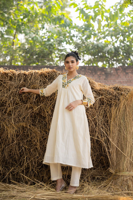 Women white cotton dobby kurta set embroidered design